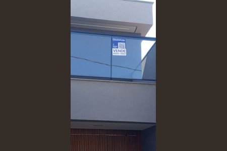 Casa de condomínio à venda com 612m², 4 quartos e 6 vagas Casa de condomínio à venda com 612m², 4 quartos e 6 vagasplaca instalada 04/08/2025 GPZI-357