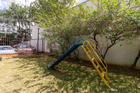 Apartamento à venda com 210m², 3 quartos e 3 vagas Apartamento à venda com 210m², 3 quartos e 3 vagasÁrea comum - Playground