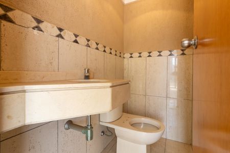 Apartamento à venda com 210m², 3 quartos e 3 vagas Apartamento à venda com 210m², 3 quartos e 3 vagasLavabo 2