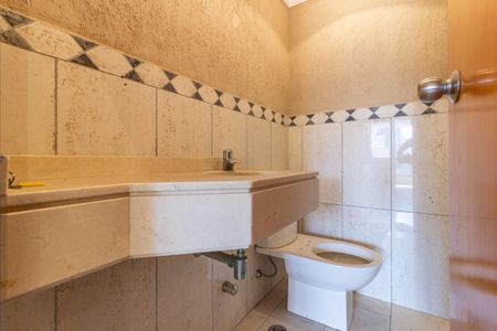 Apartamento à venda com 210m², 3 quartos e 3 vagas Apartamento à venda com 210m², 3 quartos e 3 vagasLavabo 1