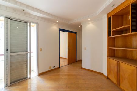 Apartamento à venda com 210m², 3 quartos e 3 vagas Apartamento à venda com 210m², 3 quartos e 3 vagasCloset da Suíte