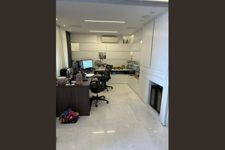 Apartamento à venda com 197m², 3 quartos e 2 vagas