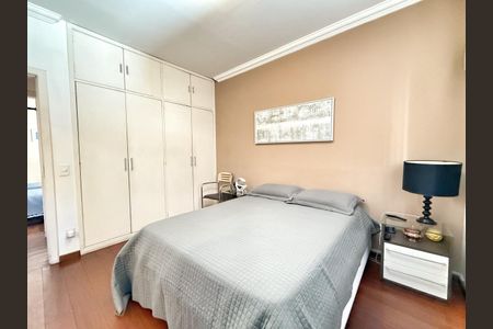 Apartamento à venda com 100m², 3 quartos e 2 vagas Apartamento à venda com 100m², 3 quartos e 2 vagasSuíte