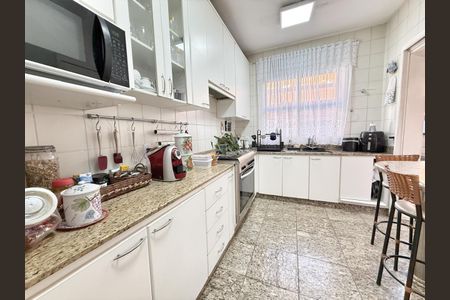 Apartamento à venda com 100m², 3 quartos e 2 vagas Apartamento à venda com 100m², 3 quartos e 2 vagasCozinha