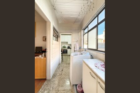 Apartamento à venda com 100m², 3 quartos e 2 vagas Apartamento à venda com 100m², 3 quartos e 2 vagasÁrea de Serviço