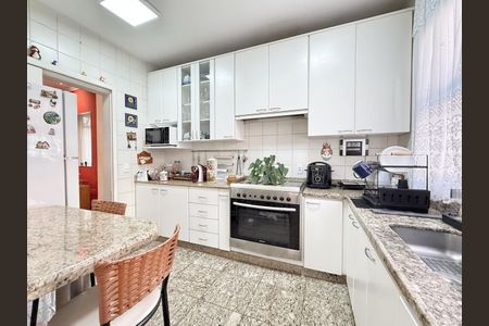 Apartamento à venda com 100m², 3 quartos e 2 vagas Apartamento à venda com 100m², 3 quartos e 2 vagasCozinha