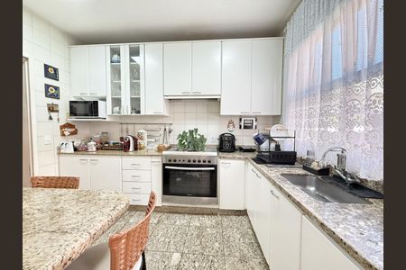 Apartamento à venda com 100m², 3 quartos e 2 vagas Apartamento à venda com 100m², 3 quartos e 2 vagasCozinha