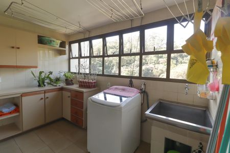 Apartamento à venda com 270m², 4 quartos e 2 vagas Apartamento à venda com 270m², 4 quartos e 2 vagasÁrea de Serviço