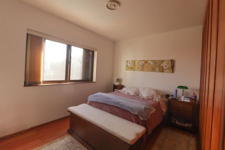 Apartamento à venda com 270m², 4 quartos e 2 vagas Apartamento à venda com 270m², 4 quartos e 2 vagasSuíte 2