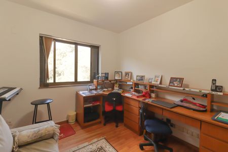 Apartamento à venda com 270m², 4 quartos e 2 vagas Apartamento à venda com 270m², 4 quartos e 2 vagasSuíte 2