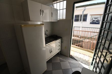 Cozinha de kitnet/studio para alugar com 1 quarto, 17m² em Cidade Universitária, Campinas