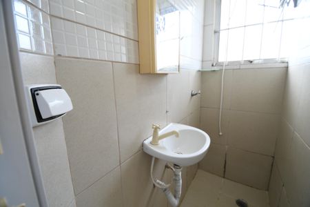 Banheiro Social de kitnet/studio para alugar com 1 quarto, 17m² em Cidade Universitária, Campinas