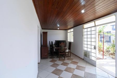 Casa à venda com 253m², 3 quartos e 1 vagaSala