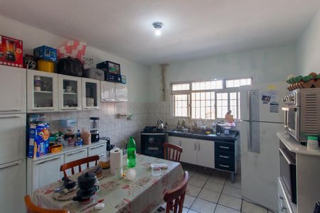 Casa à venda com 500m², 3 quartos e sem vaga Casa à venda com 500m², 3 quartos e sem vagaCozinha
