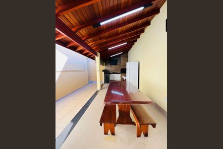 Casa à venda com 250m², 3 quartos e 4 vagas