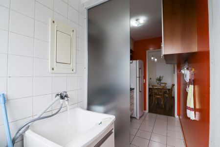 Apartamento à venda com 45m², 2 quartos e 1 vaga Apartamento à venda com 45m², 2 quartos e 1 vagaCozinha e Área de Serviço