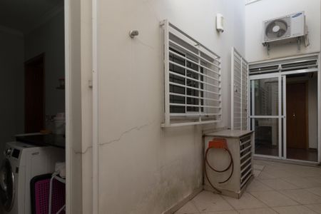 Casa à venda com 164m², 3 quartos e 4 vagasQuintal