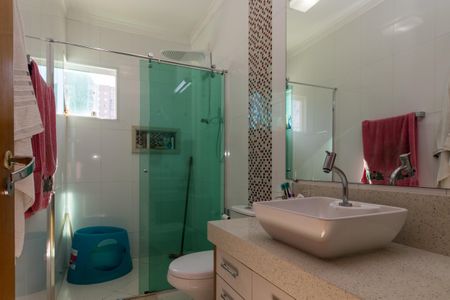 Casa à venda com 164m², 3 quartos e 4 vagasBanheiro da Suíte