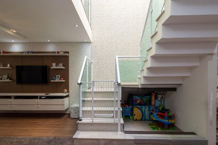 Casa à venda com 164m², 3 quartos e 4 vagasSala/Escada de acesso quartos