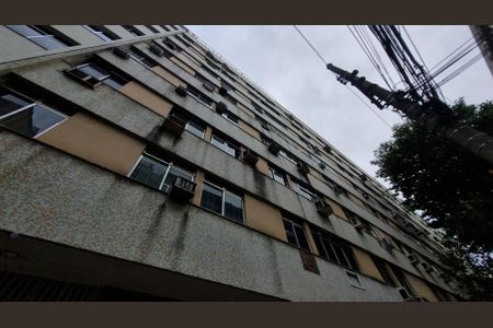 Apartamento à venda com 86m², 3 quartos e 1 vaga Apartamento à venda com 86m², 3 quartos e 1 vagaFachada