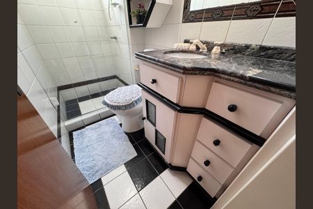 Apartamento à venda com 73m², 2 quartos e 1 vaga Apartamento à venda com 73m², 2 quartos e 1 vagaBanheiro