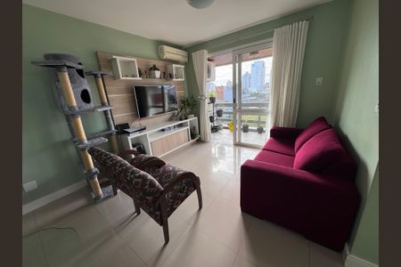 Apartamento à venda com 73m², 2 quartos e 1 vaga Apartamento à venda com 73m², 2 quartos e 1 vagaSala