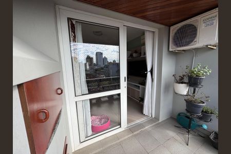 Apartamento à venda com 73m², 2 quartos e 1 vaga Apartamento à venda com 73m², 2 quartos e 1 vagaVaranda