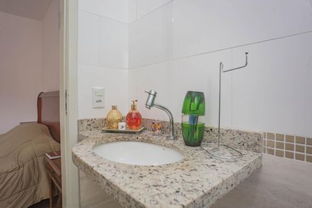 Casa à venda com 120m², 3 quartos e 2 vagasBanheiro da Suíte