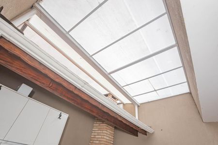 Casa à venda com 120m², 3 quartos e 2 vagasTeto solar
