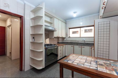 Apartamento à venda com 130m², 3 quartos e 2 vagasCozinha