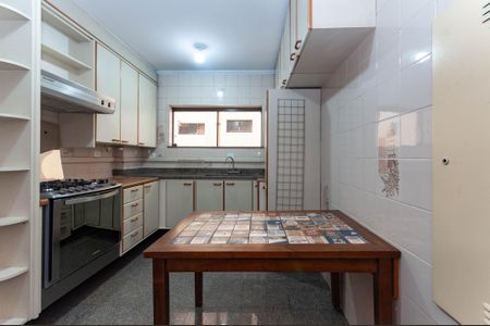 Apartamento à venda com 130m², 3 quartos e 2 vagasCozinha