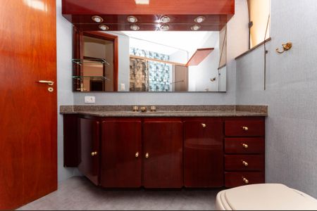 Apartamento à venda com 130m², 3 quartos e 2 vagasBanheiro Social