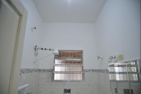 Casa à venda com 165m², 4 quartos e 2 vagasBanheiro Social