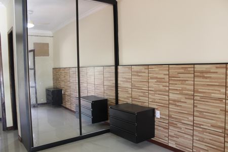 Casa de condomínio à venda com 303m², 5 quartos e 2 vagasSuíte 1