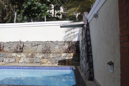 Casa de condomínio à venda com 303m², 5 quartos e 2 vagasPiscina