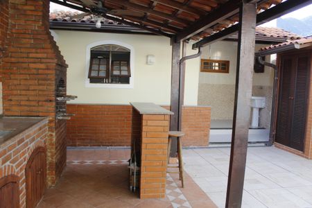 Casa de condomínio à venda com 303m², 5 quartos e 2 vagasChurrasqueira