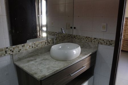 Casa de condomínio à venda com 303m², 5 quartos e 2 vagasBanheiro da Suíte 1