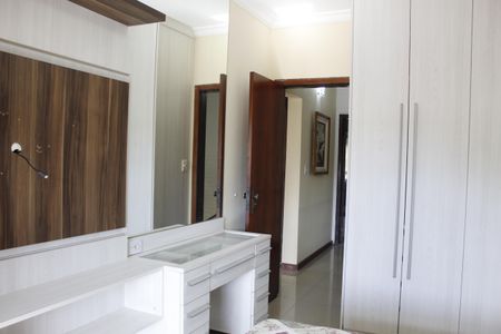 Casa de condomínio à venda com 303m², 5 quartos e 2 vagasQuarto 1