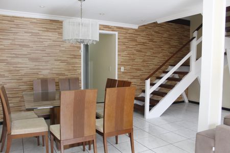 Casa de condomínio à venda com 303m², 5 quartos e 2 vagasSala