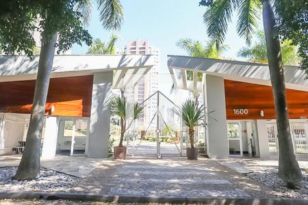 Apartamento à venda com 170m², 4 quartos e 3 vagas Apartamento à venda com 170m², 4 quartos e 3 vagasFachada