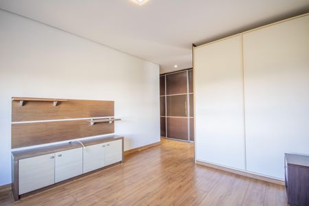 Apartamento à venda com 170m², 4 quartos e 3 vagas Apartamento à venda com 170m², 4 quartos e 3 vagasSuíte 1