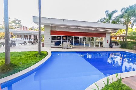 Apartamento à venda com 170m², 4 quartos e 3 vagas Apartamento à venda com 170m², 4 quartos e 3 vagasÁrea comum - Piscina