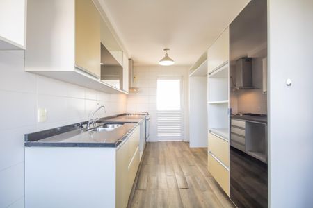 Apartamento à venda com 170m², 4 quartos e 3 vagas Apartamento à venda com 170m², 4 quartos e 3 vagasCozinha
