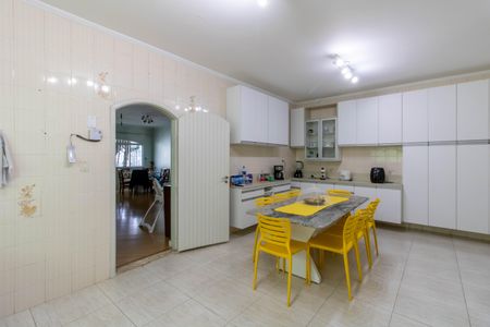 Casa à venda com 300m², 3 quartos e 6 vagas Casa à venda com 300m², 3 quartos e 6 vagasCozinha