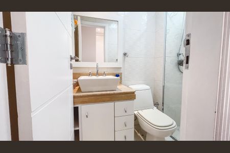 Apartamento à venda com 96m², 2 quartos e 2 vagas Apartamento à venda com 96m², 2 quartos e 2 vagasBanheiro da Suíte 1