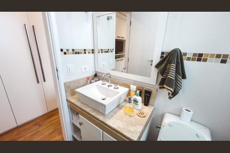 Apartamento à venda com 96m², 2 quartos e 2 vagas Apartamento à venda com 96m², 2 quartos e 2 vagasBanheiro da Suíte 2