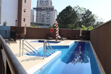 Apartamento à venda com 43m², 1 quarto e 1 vaga Apartamento à venda com 43m², 1 quarto e 1 vagaÁrea comum - Piscina