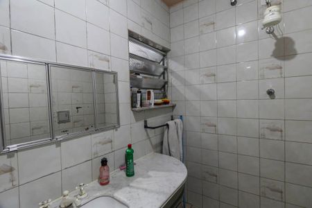 Casa à venda com 170m², 3 quartos e 2 vagas Casa à venda com 170m², 3 quartos e 2 vagasBanheiro 1