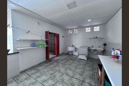 Casa para alugar com 262m², 3 quartos e 2 vagas Casa para alugar com 262m², 3 quartos e 2 vagasÁrea de Serviço