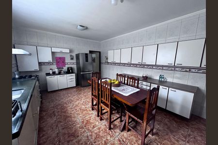 Casa para alugar com 262m², 3 quartos e 2 vagas Casa para alugar com 262m², 3 quartos e 2 vagasCozinha